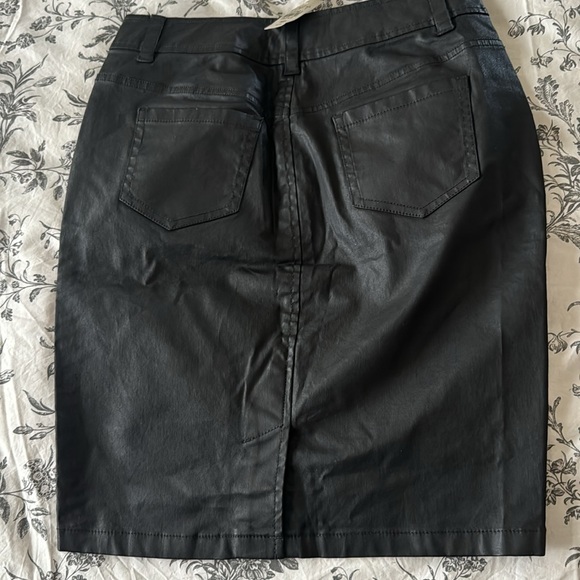 Loft Pencil Skirt Faux Leather - Picture 2 of 6